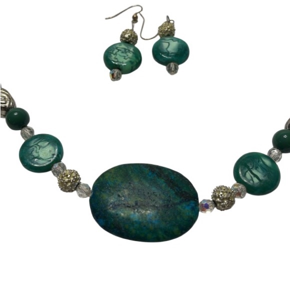 Handmade Green Jasper Pendant Necklace with Matching Earrings. - Picture 2 of 5